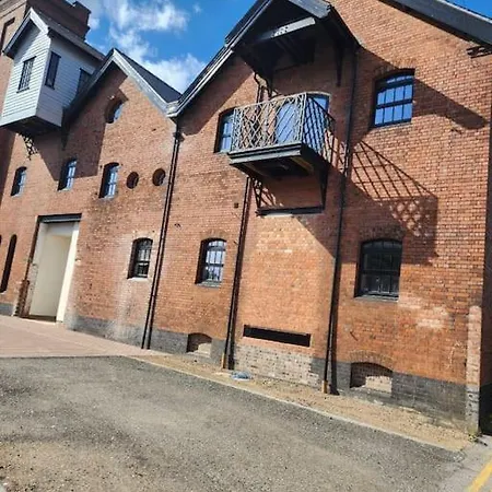 Home Away From Home Burton-upon-Trent Exterior photo