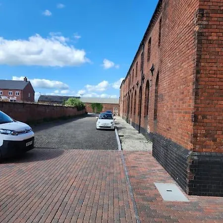 Home Away From Home Burton-upon-Trent Exterior photo