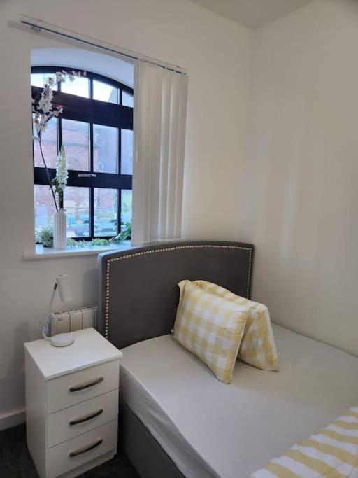 Away From Apartment Burton-upon-Trent
